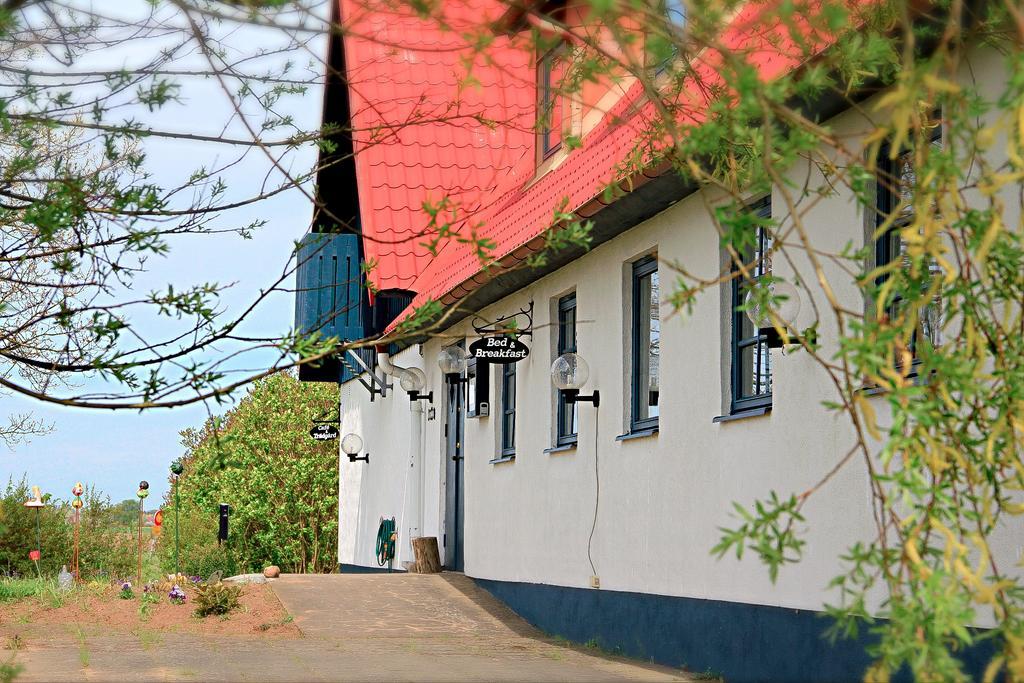 Tryde 1303 B&B Pa Oesterlen Tomelilla Εξωτερικό φωτογραφία